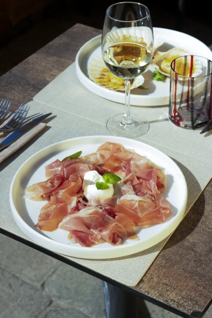 Antipasto di prosciutto crudo e mozzarella, ristorante Cantinone Storico Venezia